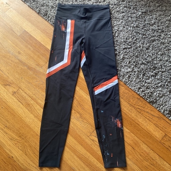Sweaty Betty The Zero Gravity Leggings Black and Orange - Picture 9 of 16